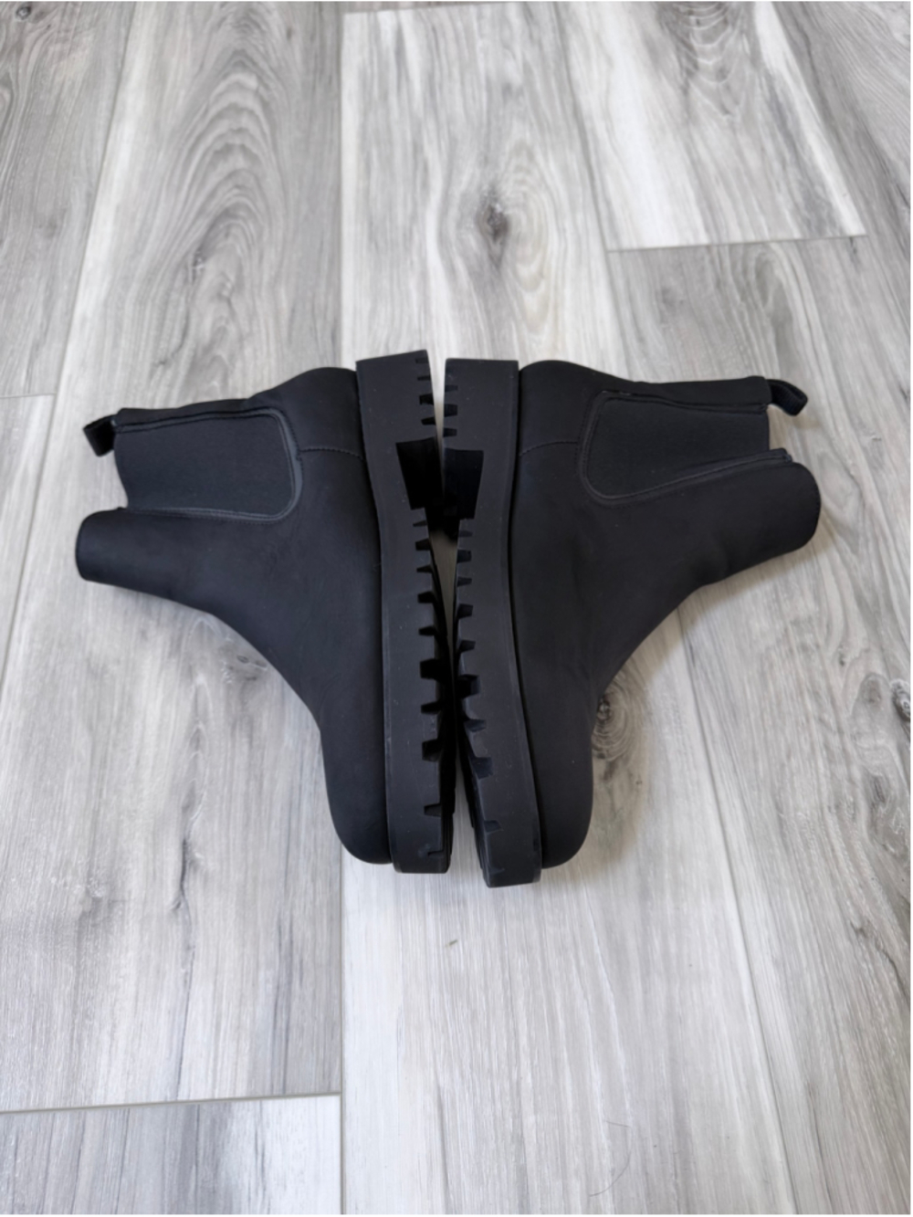 Thursday Boot Company Legend Chelsea Boots Women’s 9.5 Black Matte Leather Lug - Picture 7 of 12